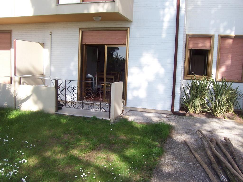 Residence Garden -Walterigato Apartments Solo Per Famiglie Lido di Jesolo Eksteriør billede